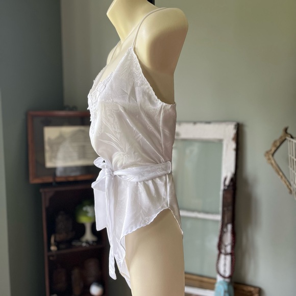 SENSUAL FASHION 80s/90s 1pc LINGERIE NIGHTIE WITH BELT SIZE SMALL - Picture 3 of 15